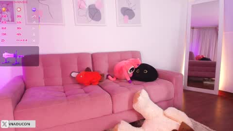 Snapshot of ariana_bae_ chatting on March 1, 5:31 am online show from March 1, 5:31 am