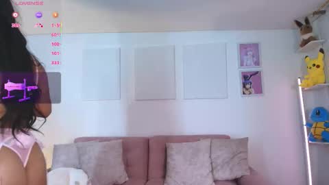 Snapshot of ariana_bae_ chatting on November 16, 8:58 pm online show from November 16, 8:58 pm