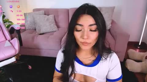 Snapshot of ariana_bae_ chatting on November 25, 12:21 am online show from November 25, 12:21 am