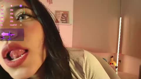 Snapshot of ariana_bae_ chatting on August 9, 3:23 am online show from August 9, 3:23 am