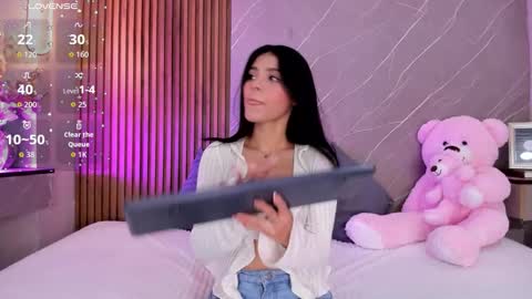 Ariana online show from October 24, 1:18 pm