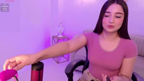 Snapshot of ariana_monroe01 chatting on October 24, 2:35 pm Ariana online show from October 24, 2:35 pm