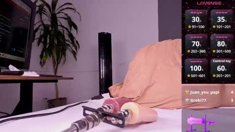 Snapshot of ariana_nix chatting on September 23, 8:12 pm ariana_nix online show from September 23, 8:12 pm