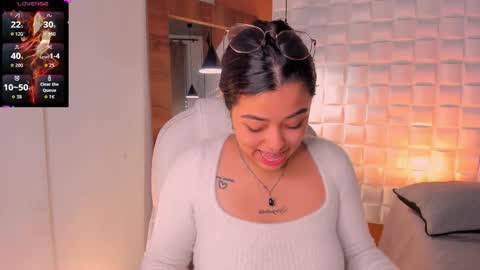 Ariana  online show from December 2, 1:39 pm