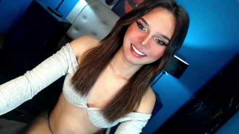 Snapshot of ariana_queen_hugecock69 chatting on March 25, 6:58 pm Arian online show from March 25, 6:58 pm