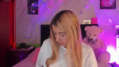 Snapshot of ariana_rosse__ chatting on September 29, 11:04 am Ariana online show from September 29, 11:04 am