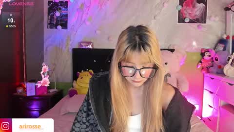 Snapshot of ariana_rosse__ chatting on October 30, 9:44 am Ariana online show from October 30, 9:44 am