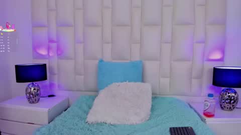 Snapshot of ariana_rouse_ chatting on March 4, 7:22 pm ariana online show from March 4, 7:22 pm