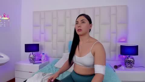 Snapshot of ariana_rouse_ chatting on March 4, 10:27 pm ariana online show from March 4, 10:27 pm