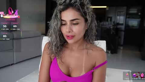 cristina online show from December 2, 1:17 pm