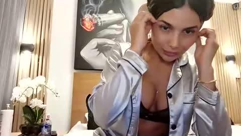 cristina online show from April 30, 11:42 pm