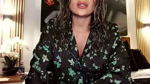 cristina online show from May 15, 12:06 am