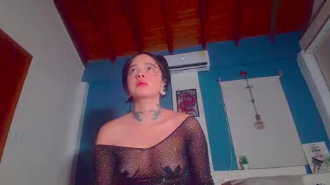 ariana_whitee online show from September 18, 1:40 am