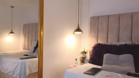 Snapshot of arianaa_miller_ chatting on October 28, 8:22 pm Ariana  online show from October 28, 8:22 pm