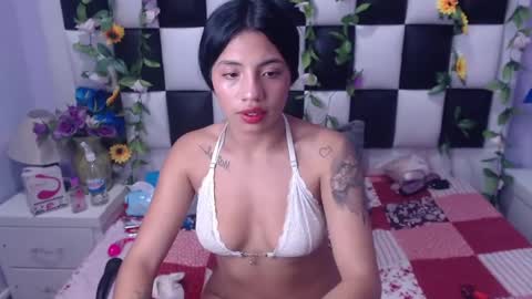 arianaa tompsoon online show from December 4, 3:59 am