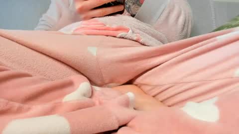 Snapshot of arianaonfire chatting on March 12, 4:13 pm Ariana Steven online show from March 12, 4:13 pm