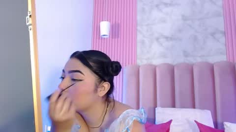 Snapshot of arianarougee chatting on May 3, 10:32 am ArianaRougee online show from May 3, 10:32 am