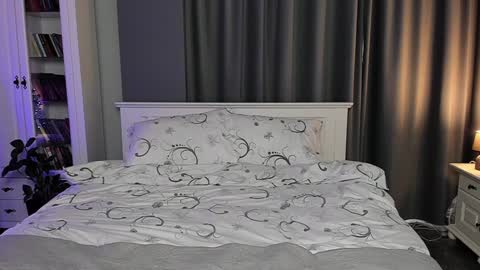 Ana online show from December 14, 12:33 pm