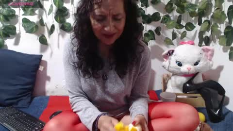 arianasanz1 online show from June 9, 12:39 pm