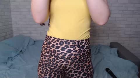 Snapshot of arianaxsky chatting on March 6, 4:28 pm ArianaxSky online show from March 6, 4:28 pm