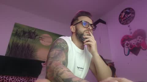 ariandeluna online show from January 7, 7:52 am