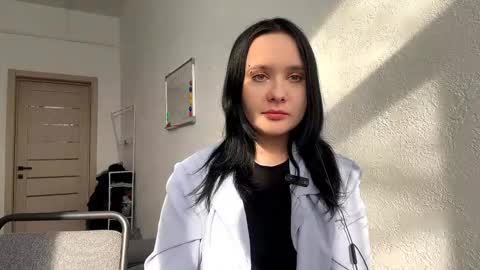 Snapshot of arianeruuska chatting on March 12, 11:05 am Kira online show from March 12, 11:05 am