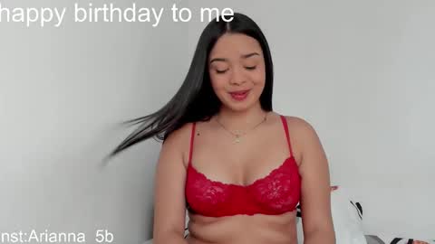 Snapshot of arianna_5 chatting on October 11, 12:04 pm Ari 3 online show from October 11, 12:04 pm