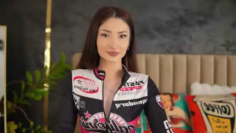 Snapshot of arianna_moonx chatting on July 13, 2:20 pm arianna_moonx online show from July 13, 2:20 pm