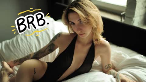 Snapshot of arianna_richi chatting on February 22, 6:35 am Olivka online show from February 22, 6:35 am