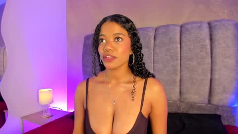 Snapshot of arianna_roxe_ chatting on June 4, 5:24 am arianna_roxe_ online show from June 4, 5:24 am