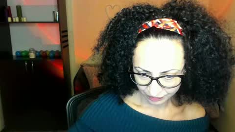 Snapshot of arianna_tifany chatting on December 15, 12:28 pm Arianna online show from December 15, 12:28 pm