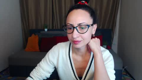 Snapshot of arianna_tifany chatting on December 16, 6:21 am Arianna online show from December 16, 6:21 am
