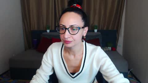 Snapshot of arianna_tifany chatting on December 16, 9:46 am Arianna online show from December 16, 9:46 am