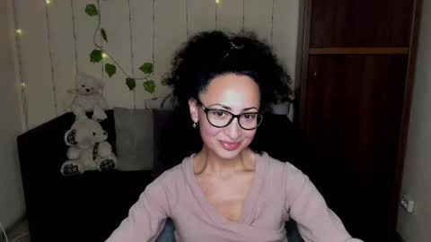 Snapshot of arianna_tifany chatting on December 17, 1:05 pm Arianna online show from December 17, 1:05 pm