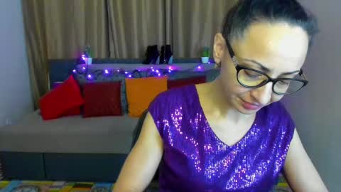 Snapshot of arianna_tifany chatting on December 31, 12:32 am Arianna online show from December 31, 12:32 am