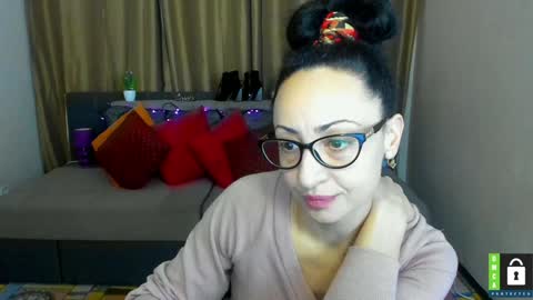 Snapshot of arianna_tifany chatting on January 6, 6:25 am Arianna online show from January 6, 6:25 am