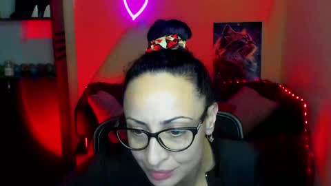 Snapshot of arianna_tifany chatting on January 12, 3:25 pm Arianna online show from January 12, 3:25 pm