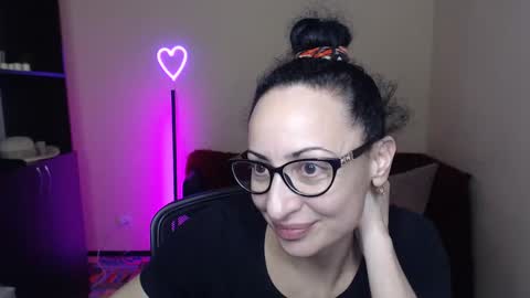 Snapshot of arianna_tifany chatting on February 2, 12:40 am Arianna online show from February 2, 12:40 am