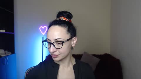 Snapshot of arianna_tifany chatting on February 4, 6:38 pm Arianna online show from February 4, 6:38 pm