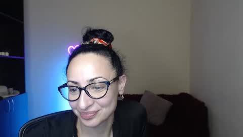 Snapshot of arianna_tifany chatting on February 4, 9:41 pm Arianna online show from February 4, 9:41 pm
