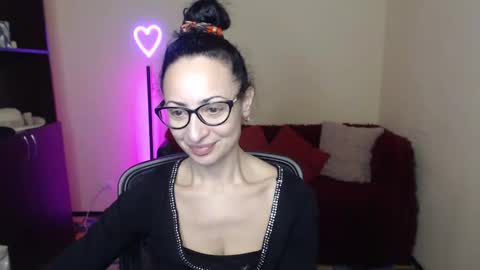 Snapshot of arianna_tifany chatting on February 10, 9:25 am Arianna online show from February 10, 9:25 am