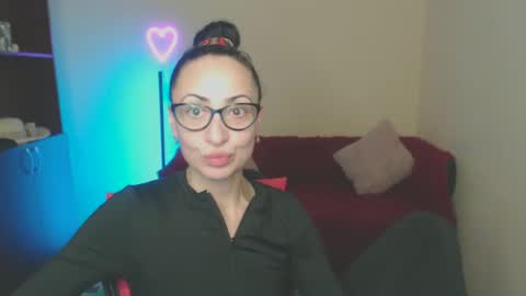 Snapshot of arianna_tifany chatting on February 12, 3:18 am Arianna online show from February 12, 3:18 am