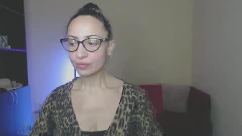 Snapshot of arianna_tifany chatting on February 13, 6:52 am Arianna online show from February 13, 6:52 am