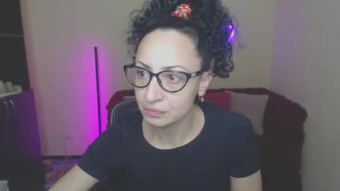 Snapshot of arianna_tifany chatting on February 23, 6:23 pm Arianna online show from February 23, 6:23 pm