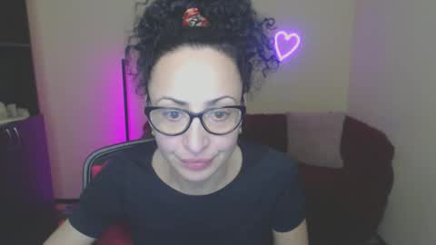 Snapshot of arianna_tifany chatting on February 24, 12:30 am Arianna online show from February 24, 12:30 am