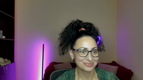 Snapshot of arianna_tifany chatting on February 25, 9:46 pm Arianna online show from February 25, 9:46 pm