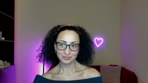 Snapshot of arianna_tifany chatting on February 26, 6:32 pm Arianna online show from February 26, 6:32 pm