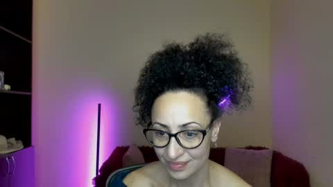 Snapshot of arianna_tifany chatting on February 26, 9:37 pm Arianna online show from February 26, 9:37 pm