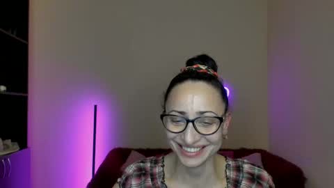 Snapshot of arianna_tifany chatting on March 1, 6:32 pm Arianna online show from March 1, 6:32 pm