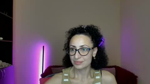 Snapshot of arianna_tifany chatting on March 7, 6:54 pm Arianna online show from March 7, 6:54 pm